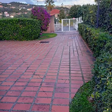 Apartament Grazioso A Loano